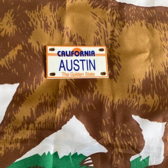 Hot Wheels T-bird 1977, California Flag, Austin - Picture 4 of 11